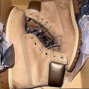 Womens gld/brwn boot